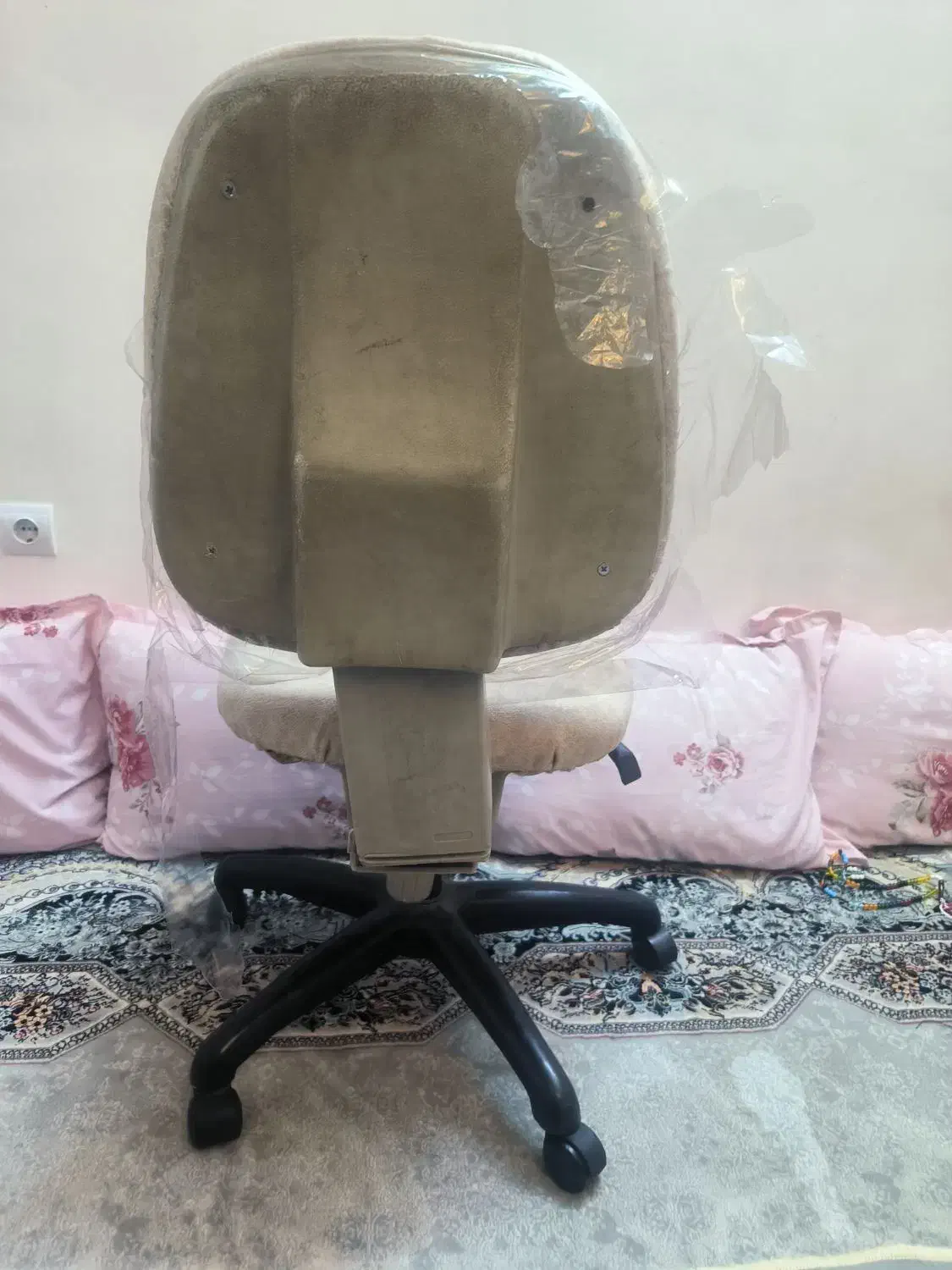 صندلی جک دار|صندلی و نیمکت|مشهد, سیلو|دیوار