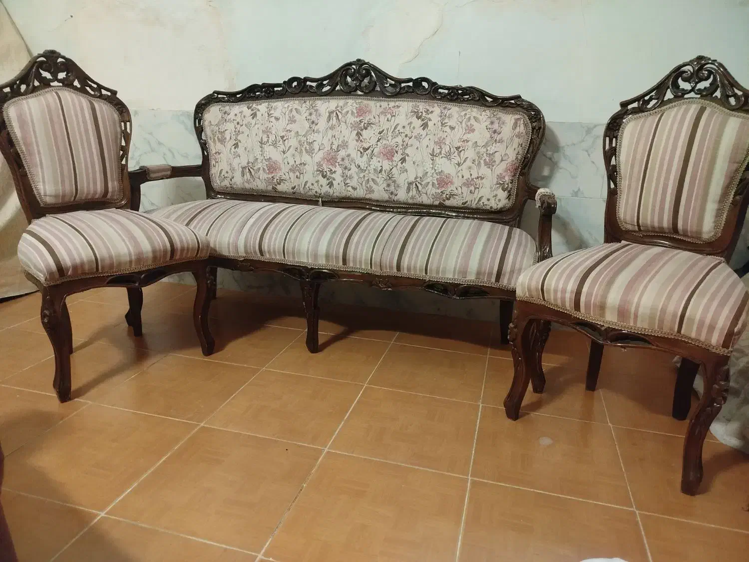 مبل،5نفره کاملا سالم|مبلمان خانگی و میز عسلی|کرمان, |دیوار