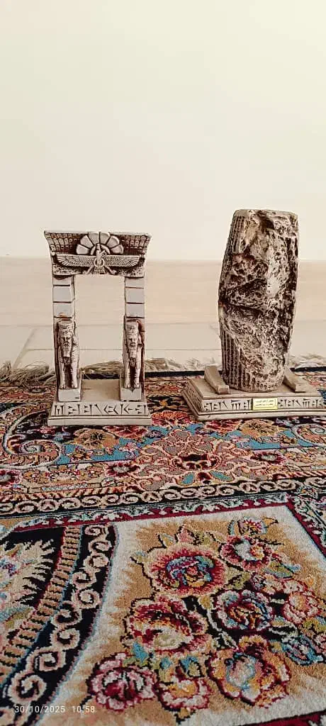 فروش ۲ عدد مجسمه سنگی . دروازه ملل و منشور کوروش|مجسمه، تندیس، ماکت|شیراز, انجیر|دیوار