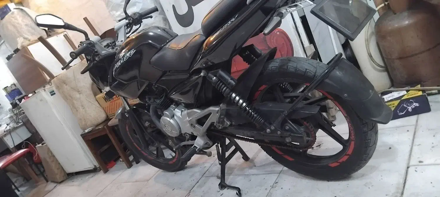 یک دستگاه موتورپالس .۱۳۵|موتورسیکلت|قائمشهر, |دیوار