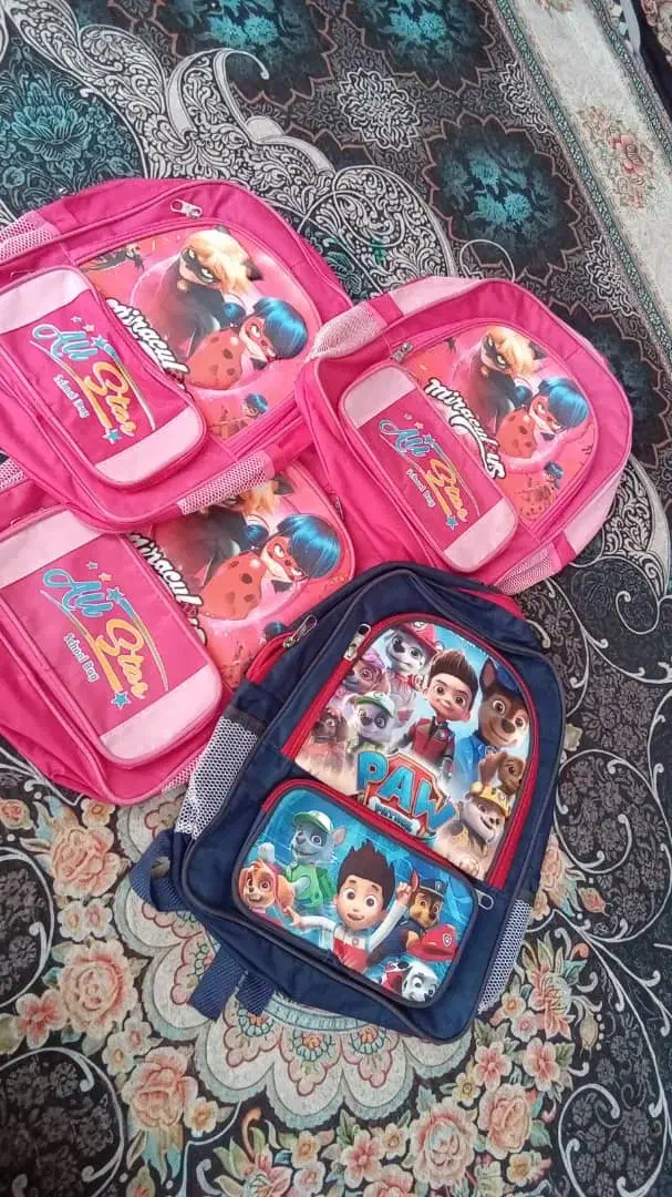 پنجتا کیف مدرسه ای یک میلیون|کیف، کفش، کمربند|فولادشهر, B2|دیوار