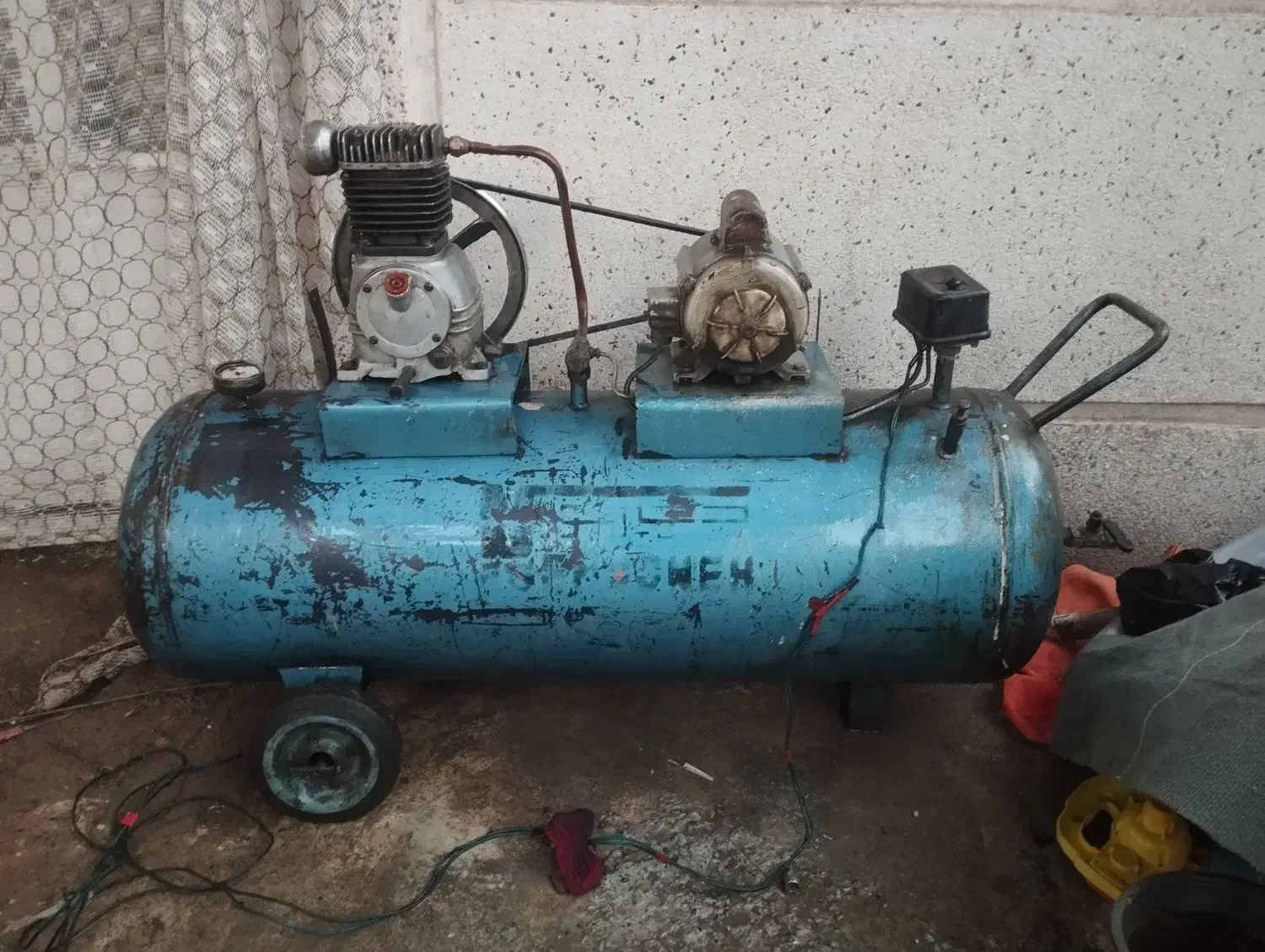 پمپ باد ۲۰۰ لیتری|ماشین‌آلات صنعتی|گرگان, |دیوار
