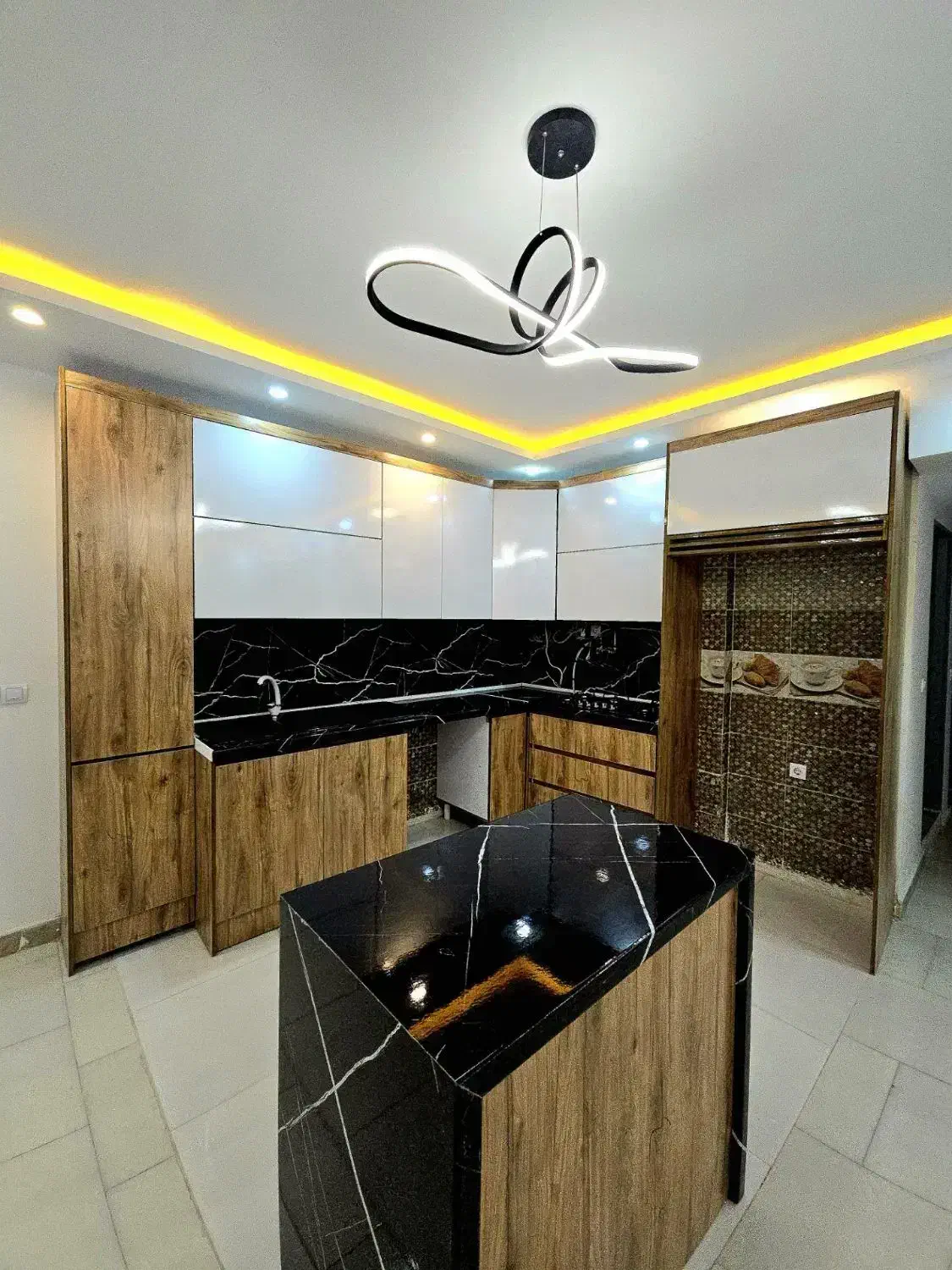 ۷۸ متر چسب مرکز خرید/محوطه شهرکی و سرسبز با نگهبان|فروش آپارتمان|هشتگرد, شهرک ارم شرقی|دیوار