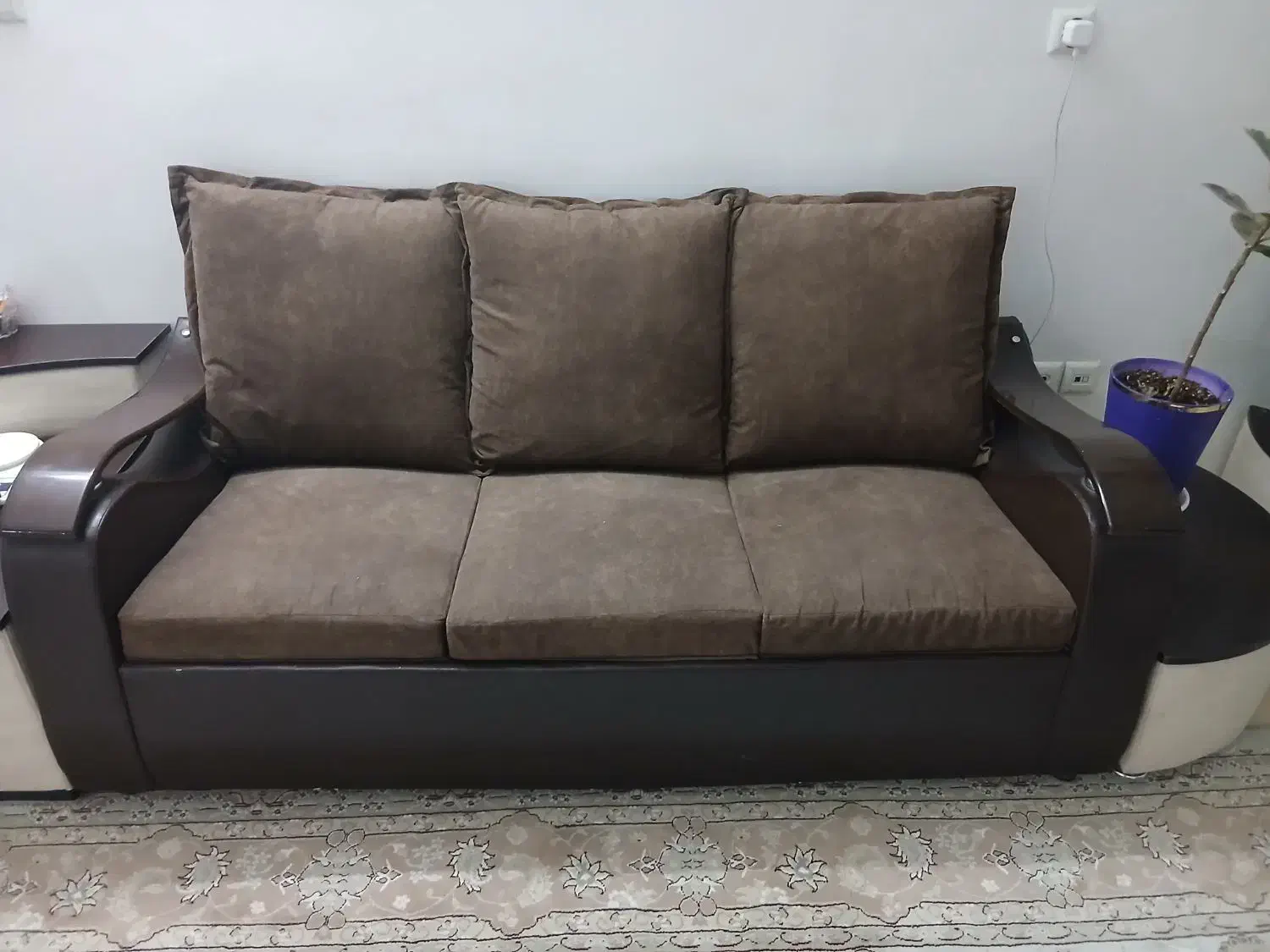 مبل ۷ نفره سالم|مبلمان خانگی و میز عسلی|فولادشهر, مسکن مهر فولادشهر|دیوار