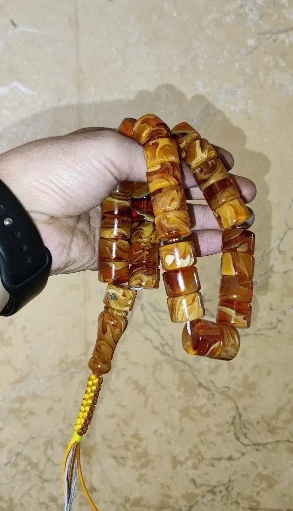 تسبیح کـهربا کره عسلی ، مزین به مُهر نقره|کلکسیون اشیاء عتیقه|رامهرمز, |دیوار