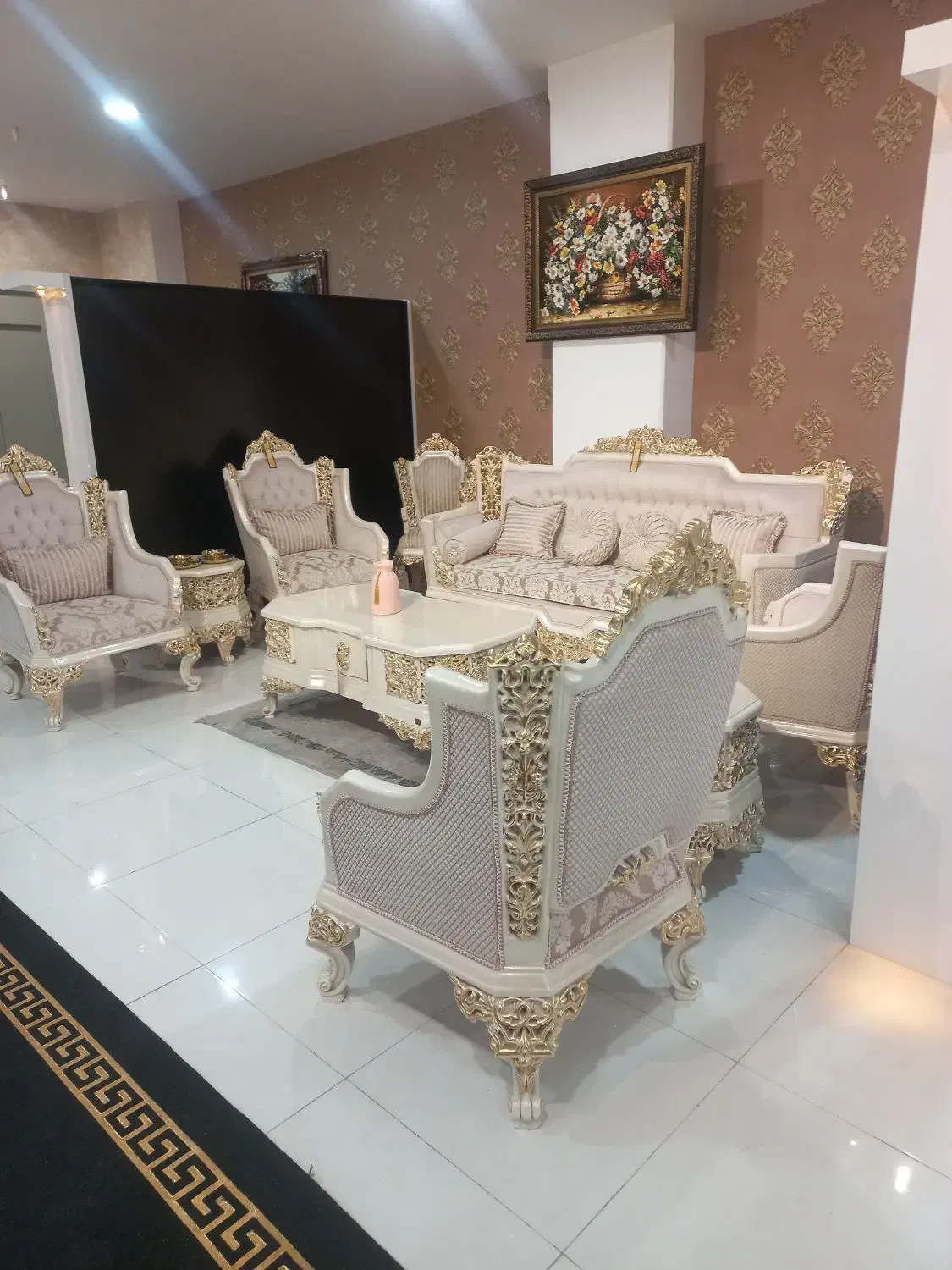 سرای علیشاهی|مبلمان خانگی و میز عسلی|قم, کاسه گران|دیوار