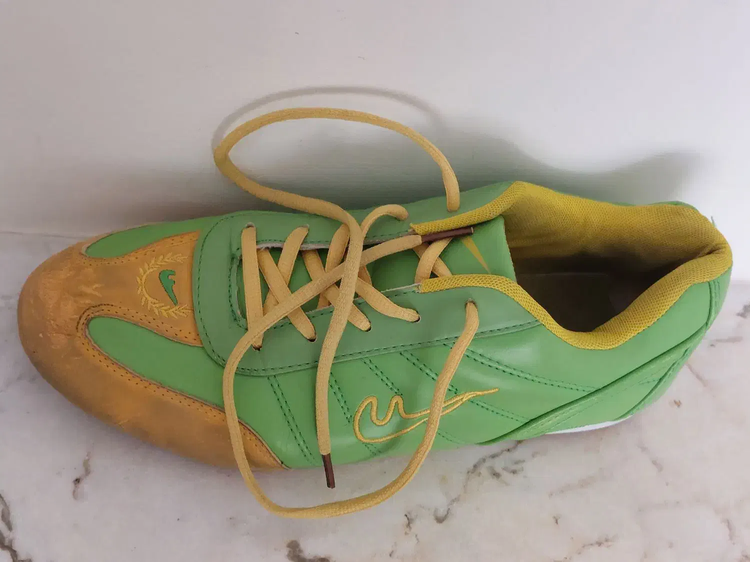 کفش سالن|تجهیزات ورزشی|بیجار, |دیوار