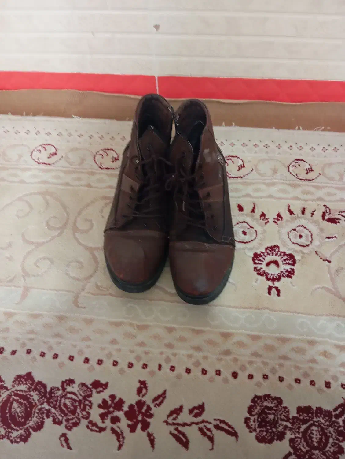 کفش نو|کیف، کفش، کمربند|جلفا, |دیوار