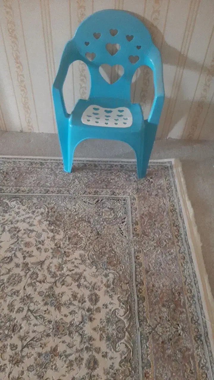 صندلی پلاستیکی مناسب پیش دبستان و مهد|صندلی و نیمکت|سراب, |دیوار