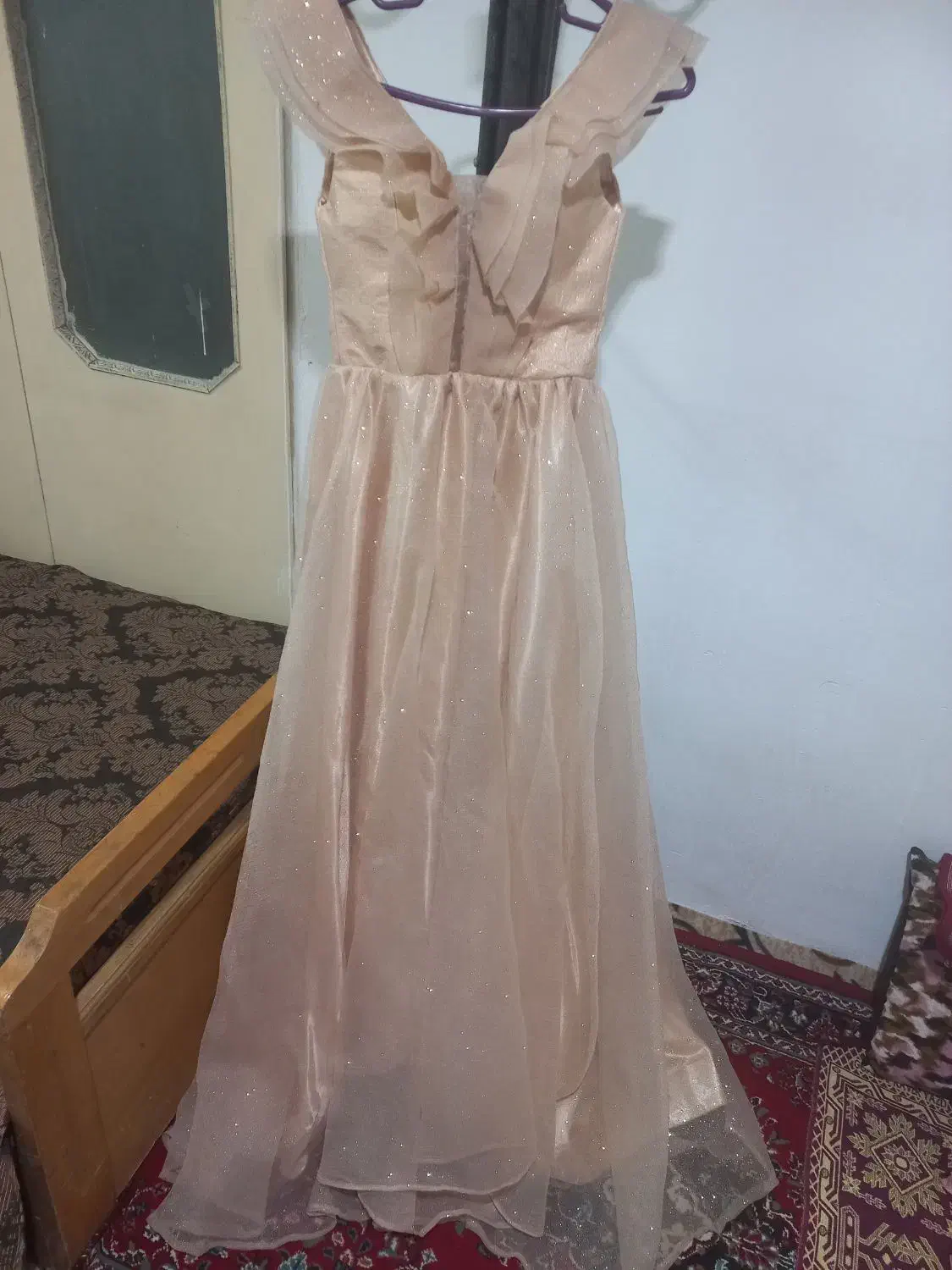 لباس|لباس|مشهد, ثامن|دیوار