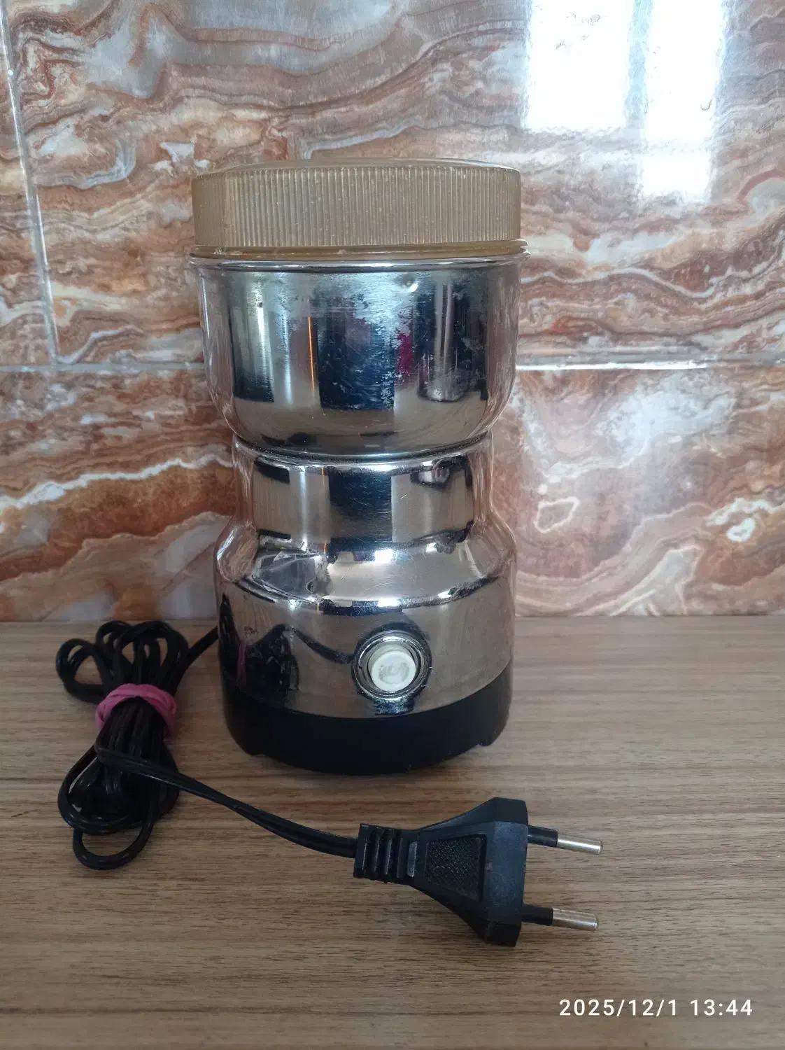 آسیاب برقی|خردکن، آسیاب، غذاساز|میبد, |دیوار