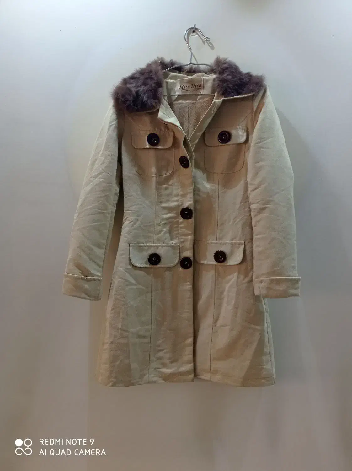 پالتو|لباس|رودهن, |دیوار