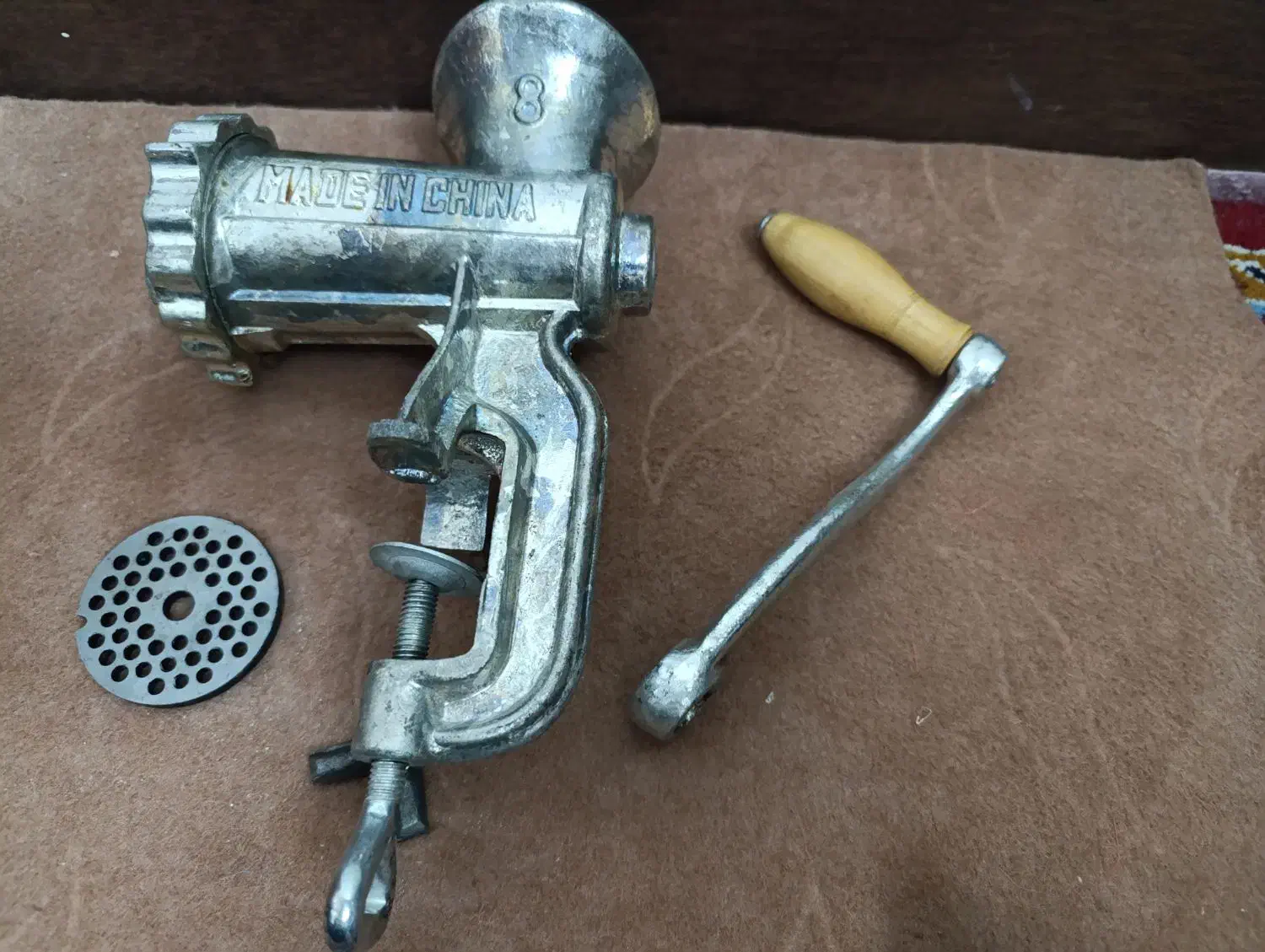 چرخ گوشت دستی قدیمی،ساخت کشور چین ،شماره ۸|کلکسیون و سرگرمی|لار, |دیوار