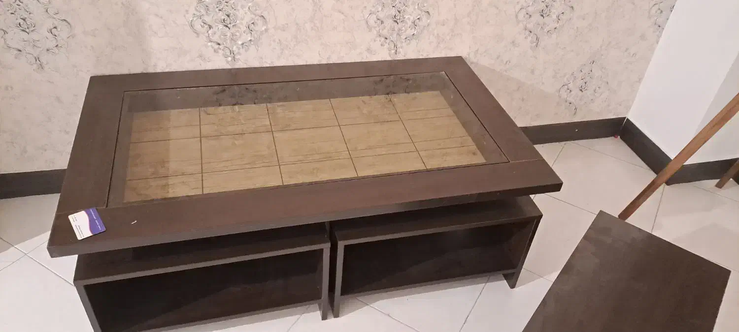 میز|مبلمان خانگی و میز عسلی|پایین هولار, |دیوار