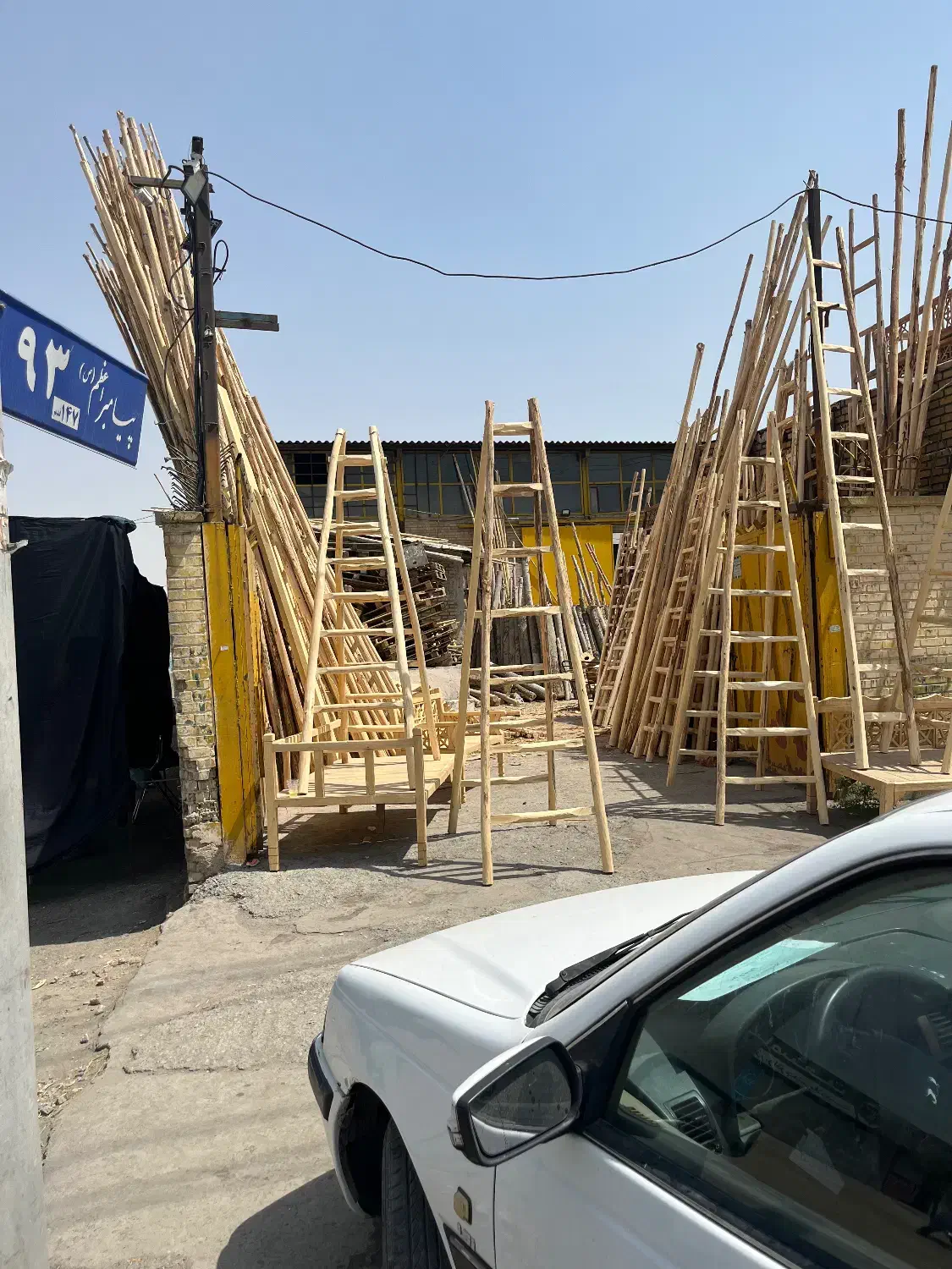 اجاره و فروش نردبان چوبی|مصالح و تجهیزات ساختمان|مشهد, یاغون آباد|دیوار