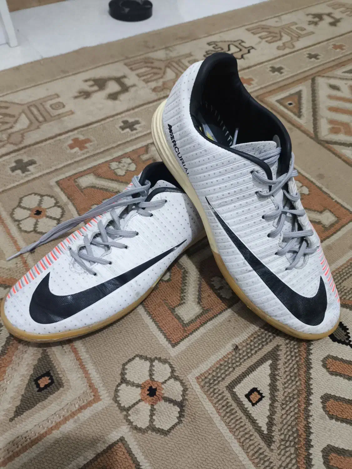 کفش فوتسال|ورزش‌های توپی|محمدشهر, محمدشهر|دیوار