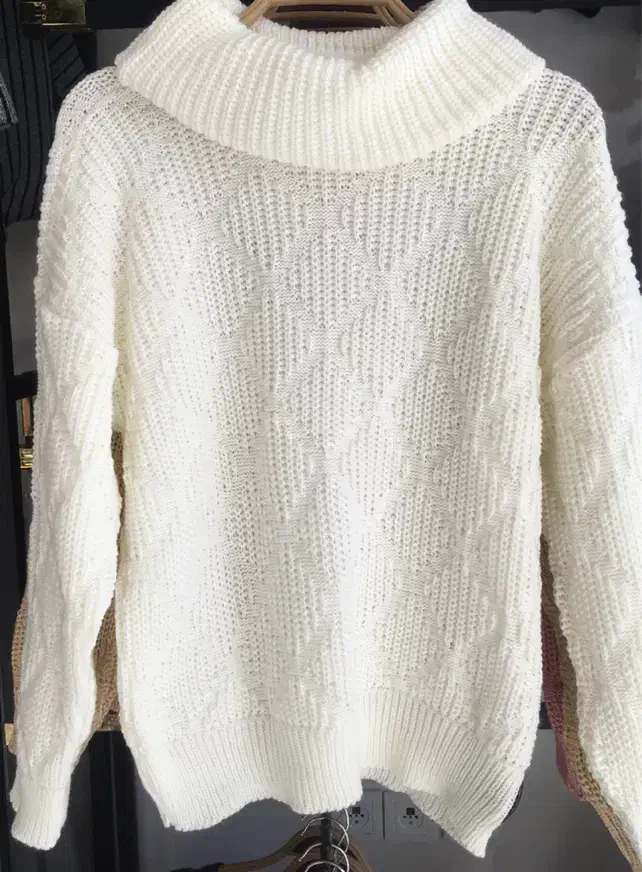 انواع بافت با نخ با کیفیت آکریل وارداتی ۵۰۰ تومان|لباس|قم, چهل درخت|دیوار