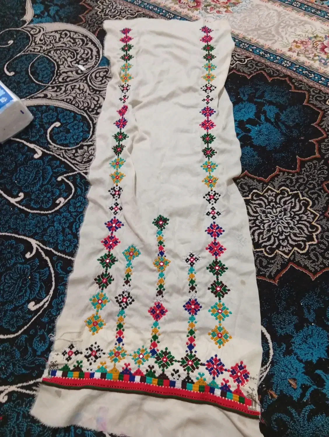 زیاستین|لباس|خاش, |دیوار