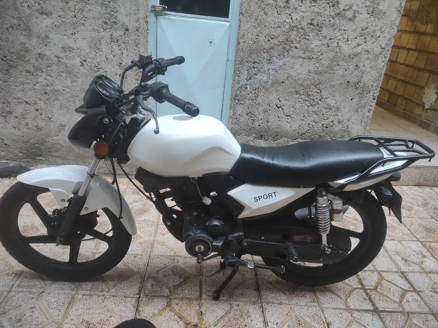 موتورتمام فابریک مدارک کامل با1سال بیمه وکارت سوخت|موتورسیکلت|تبریز, |دیوار