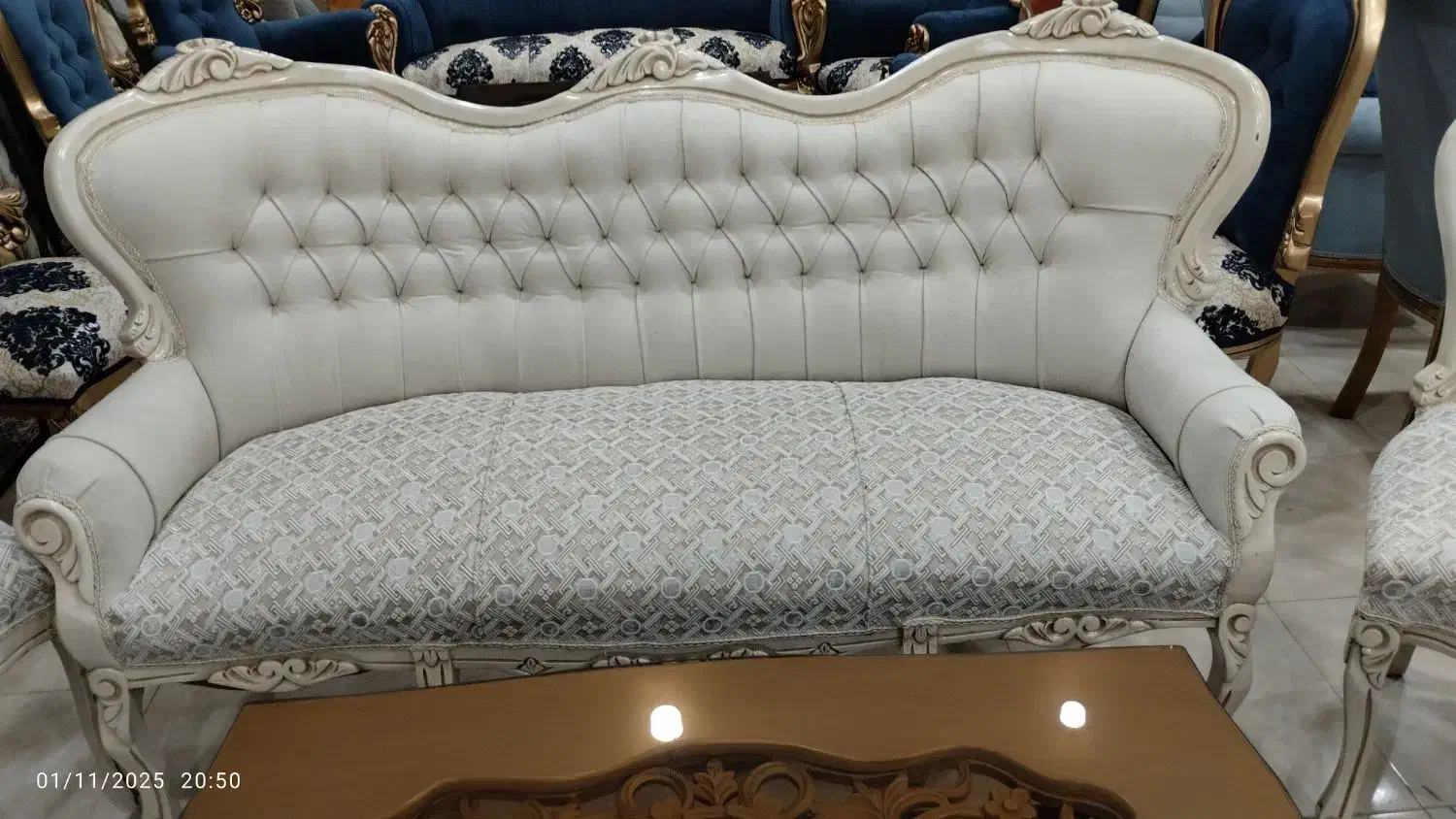 مبل سلطنتی خفن با ۳ جلو مبلی|مبلمان خانگی و میز عسلی|زاهدان, |دیوار