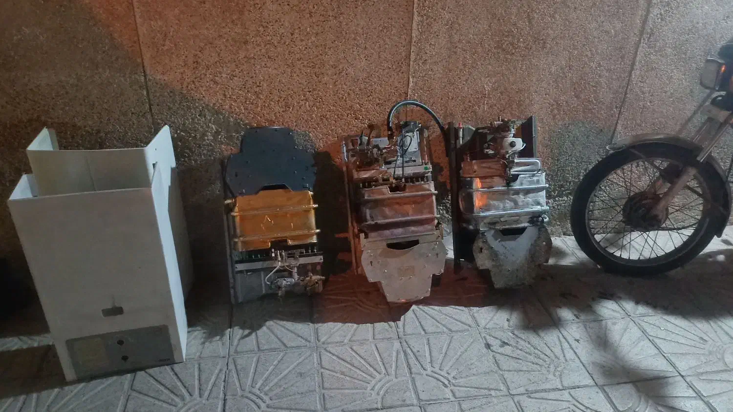 سرویس تعمیرات انواع آبگرمکن مخزنی و بوتان|خدمات پیشه و مهارت|یزد, |دیوار