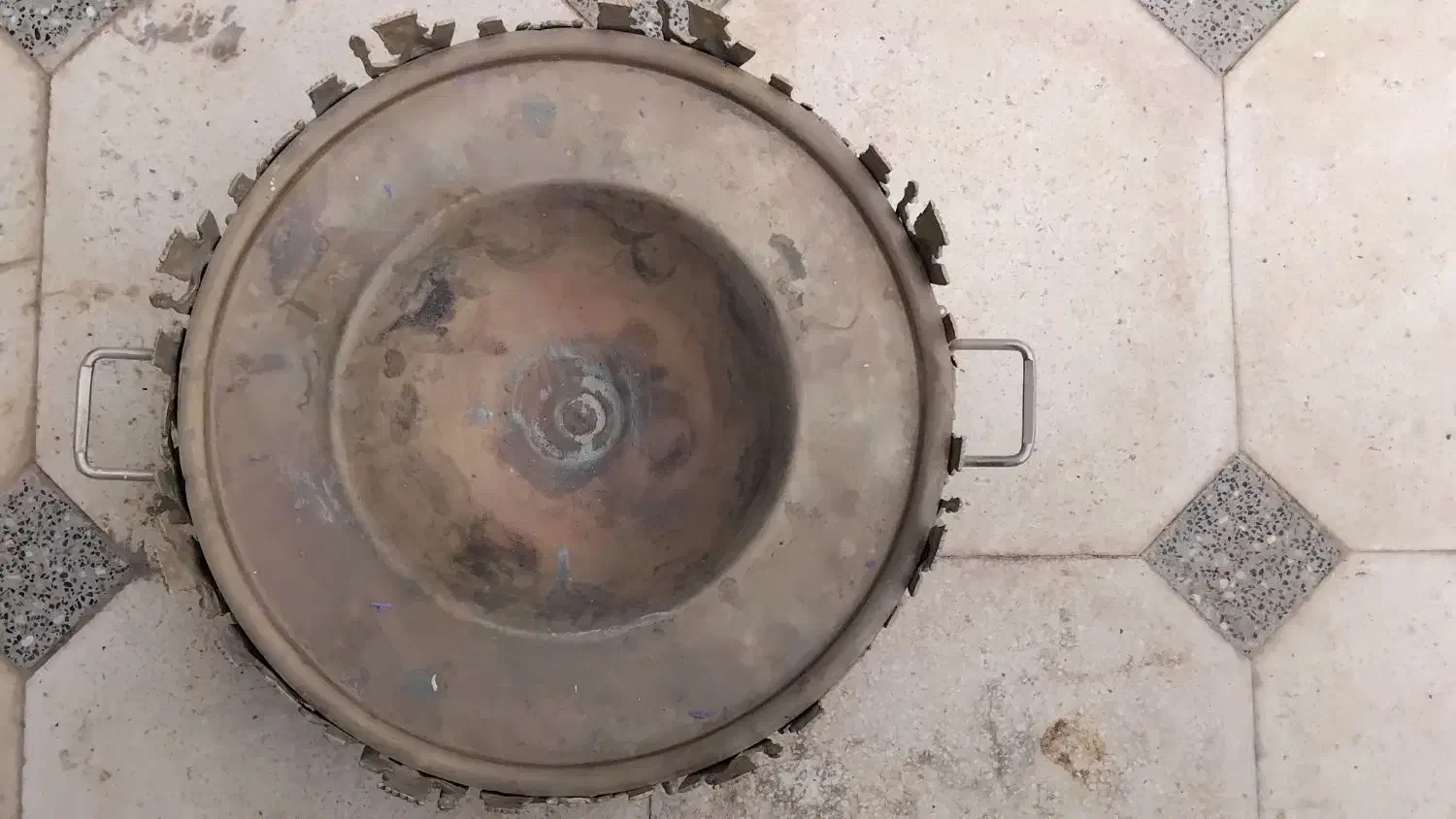 منقل برنجی|کلکسیون اشیاء عتیقه|رفسنجان, |دیوار