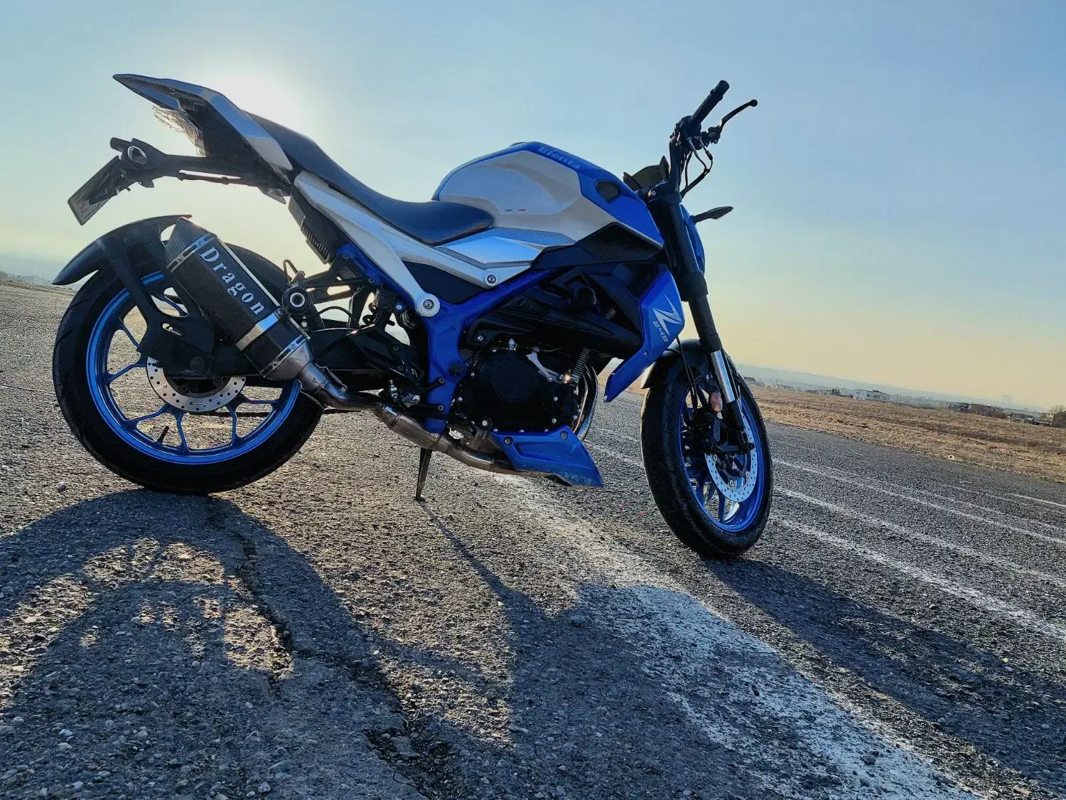 بلنتا بنلی اراس ان اس|موتورسیکلت|نیشابور, بنیاد شهید|دیوار