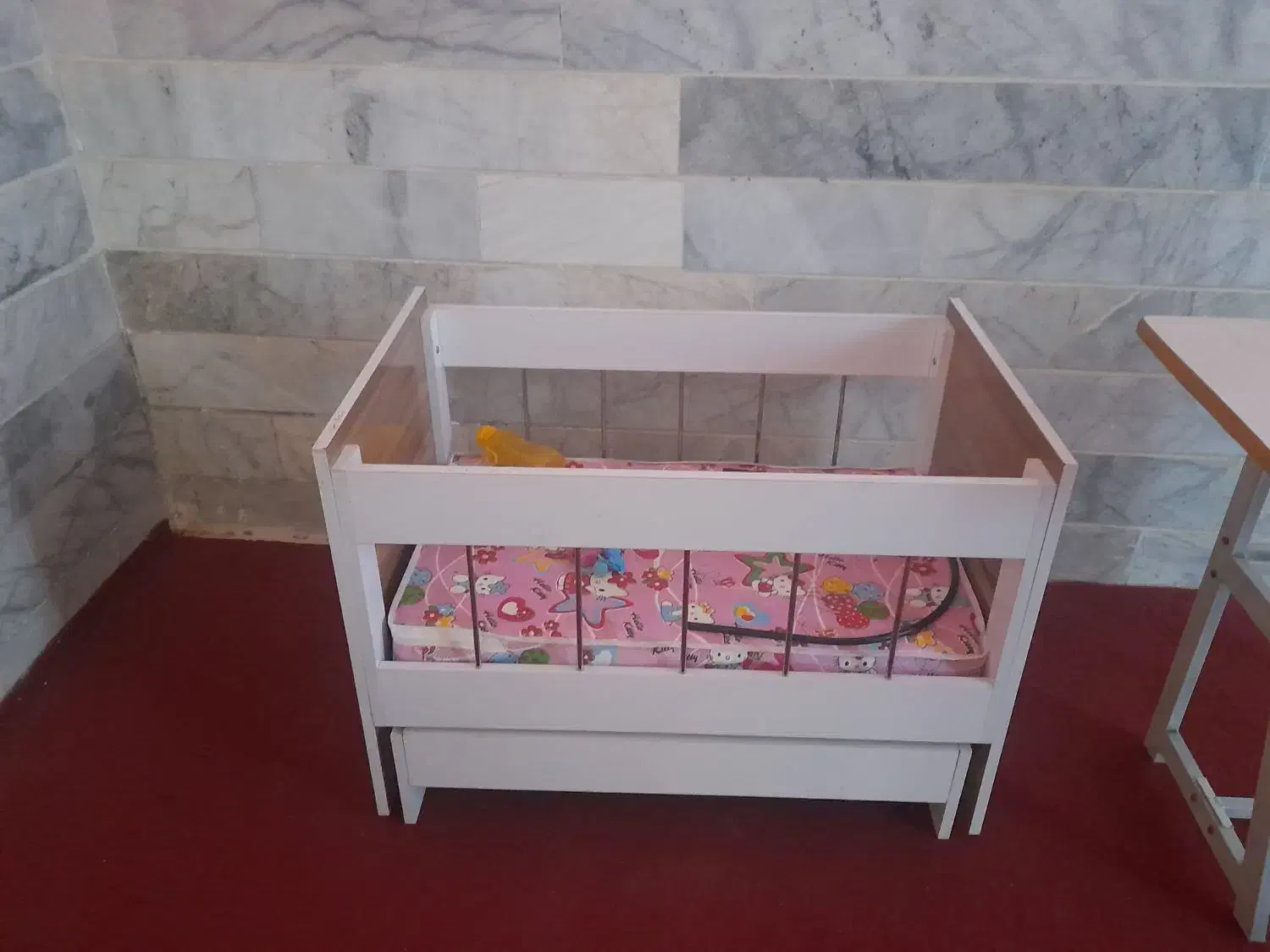 گهواره|تخت و سرویس خواب|میبد, |دیوار