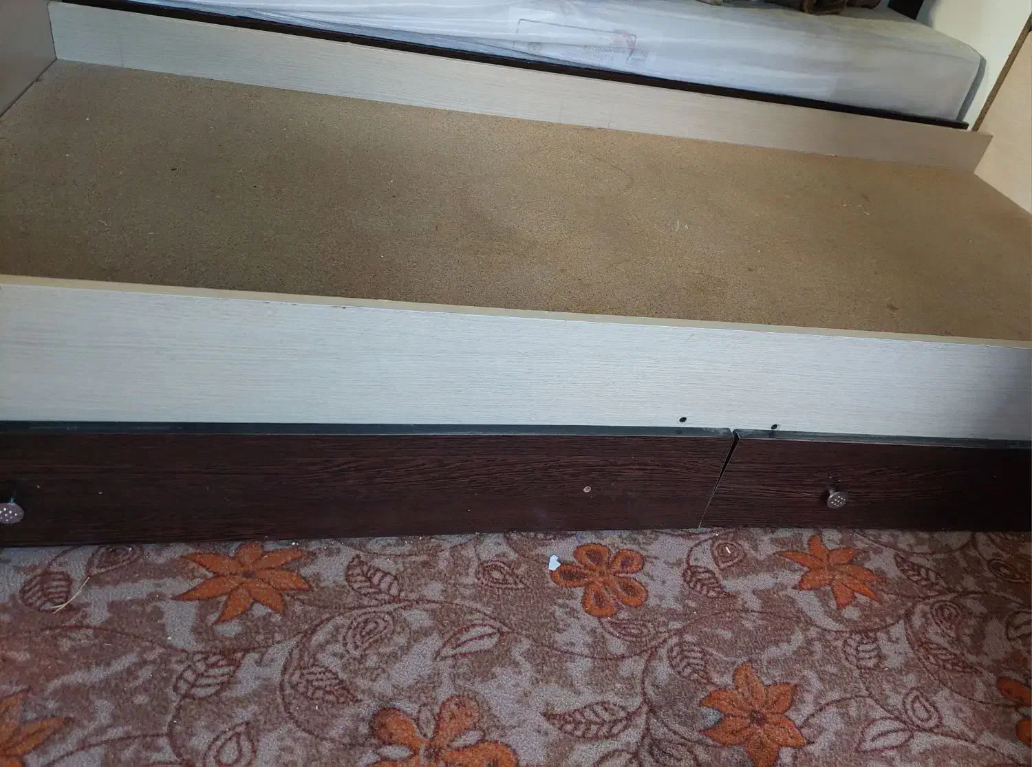 سرویس خواب|تخت و سرویس خواب|نیشابور, فردوس شمالی|دیوار