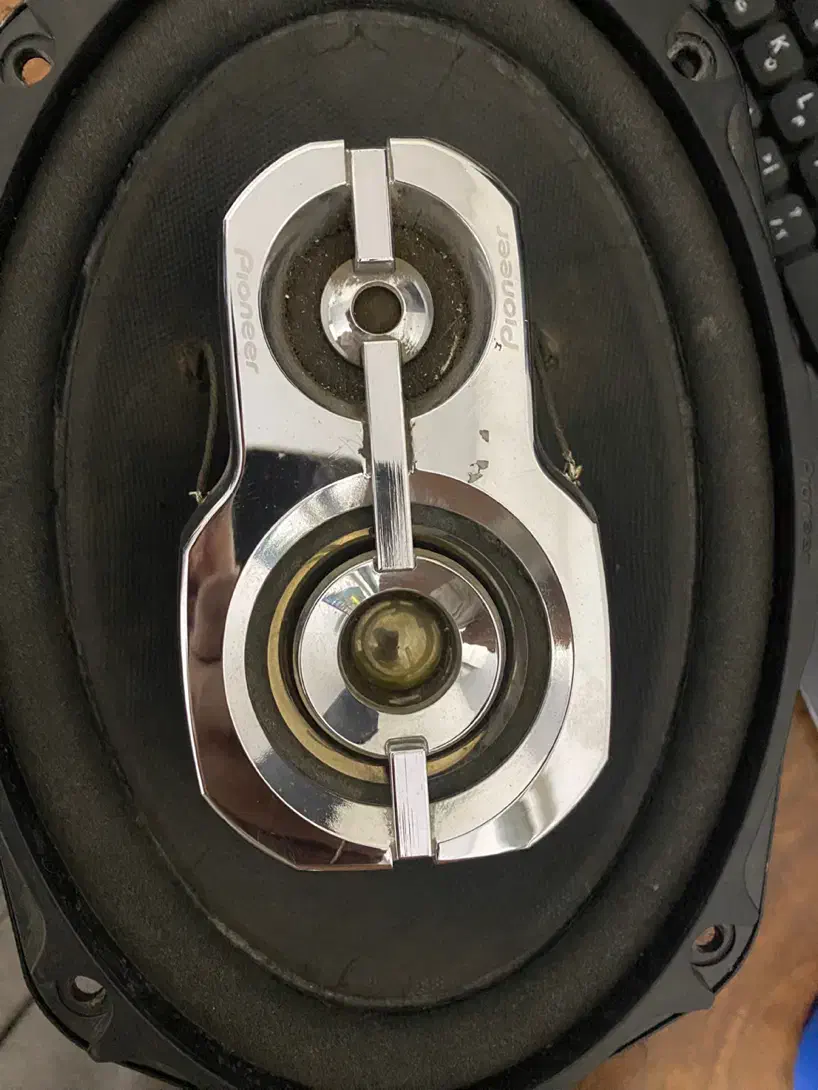 باند 6975|صوتی و تصویری|کرج, ساسانی (قلمستان)|دیوار