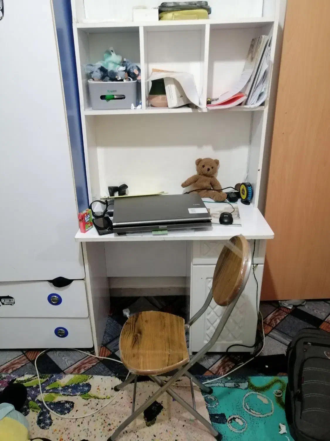 میز تحریر. صندلی|میز تحریر و کامپیوتر|سهند, |دیوار