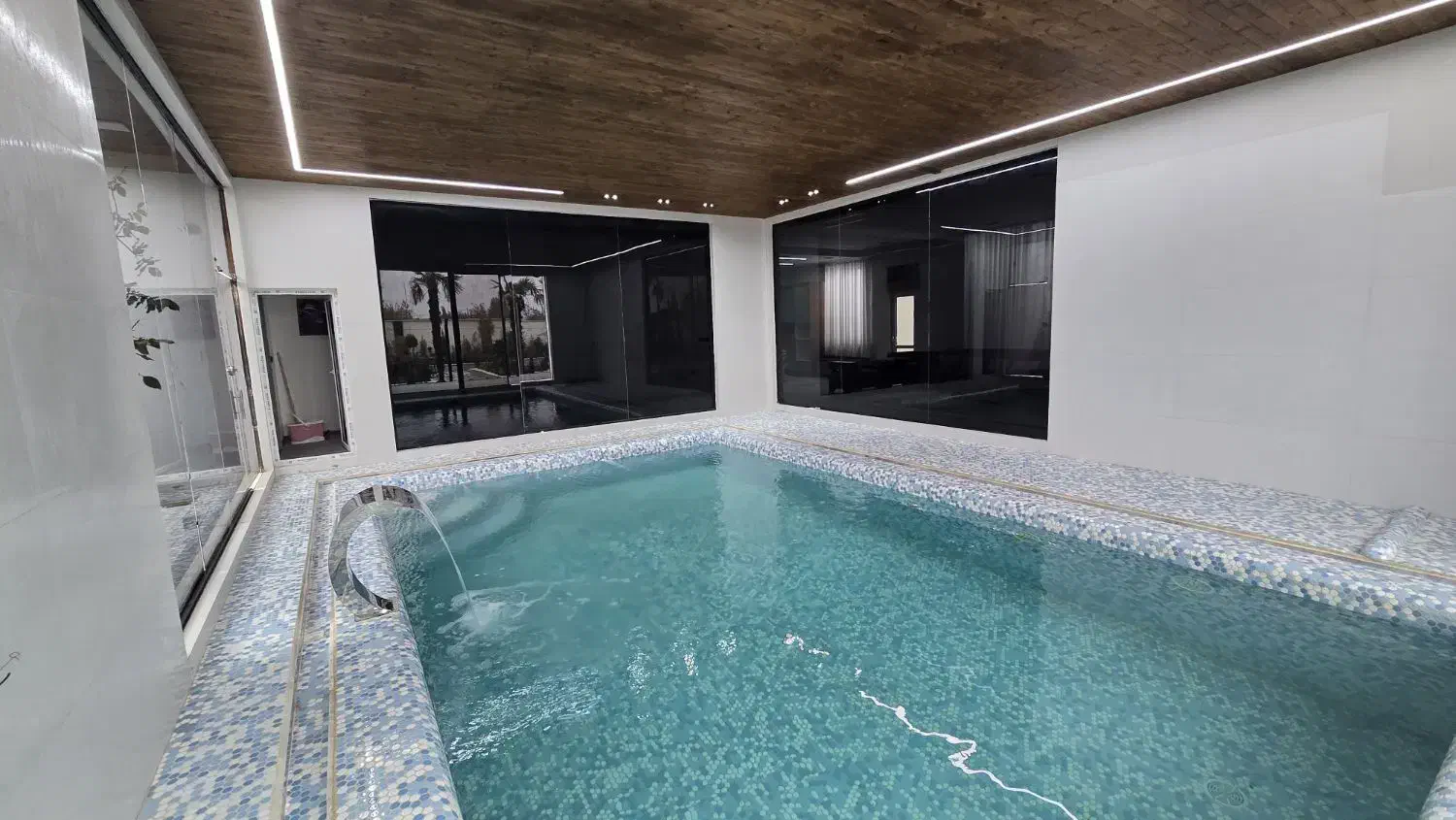 اجاره روزانه ویلا استخر داخل مدرن امیر|اجارهٔ کوتاه‌مدت ویلا و باغ|کرج, کمال‌شهر|دیوار