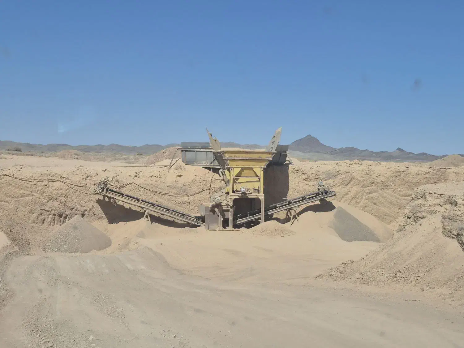 استخدام راننده لودر و بولدوزر|استخدام حمل و نقل|دامغان, |دیوار