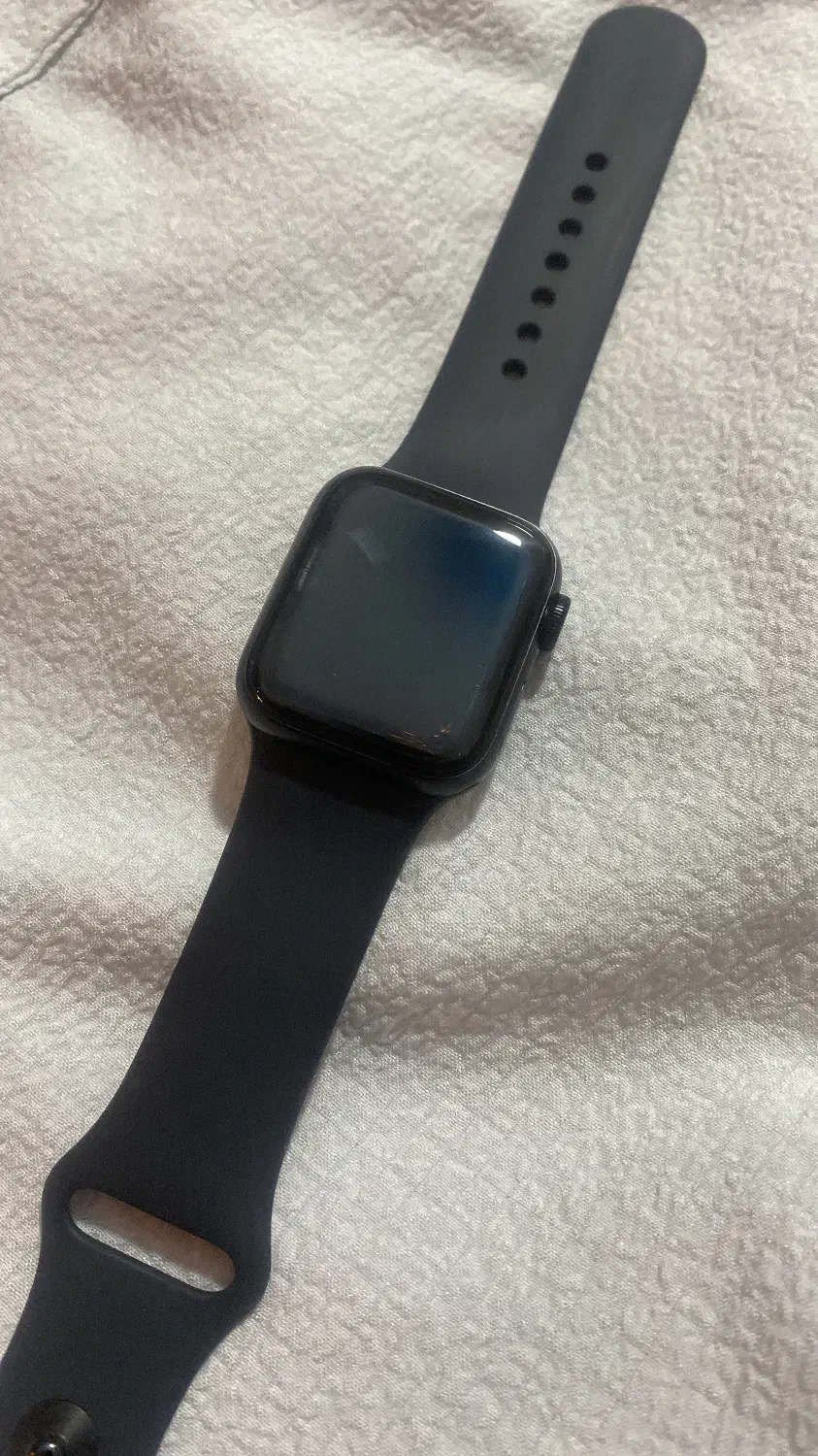 Apple Watch SE (2nd generation 2024) 40mm|ساعت|شیراز, قدوسی شرقی|دیوار