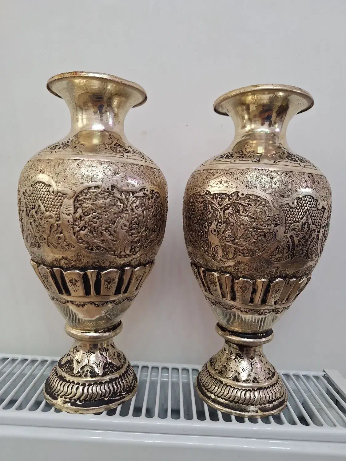 گلدان عتیقه قلم زنی|کلکسیون اشیاء عتیقه|نسیم‌شهر, |دیوار