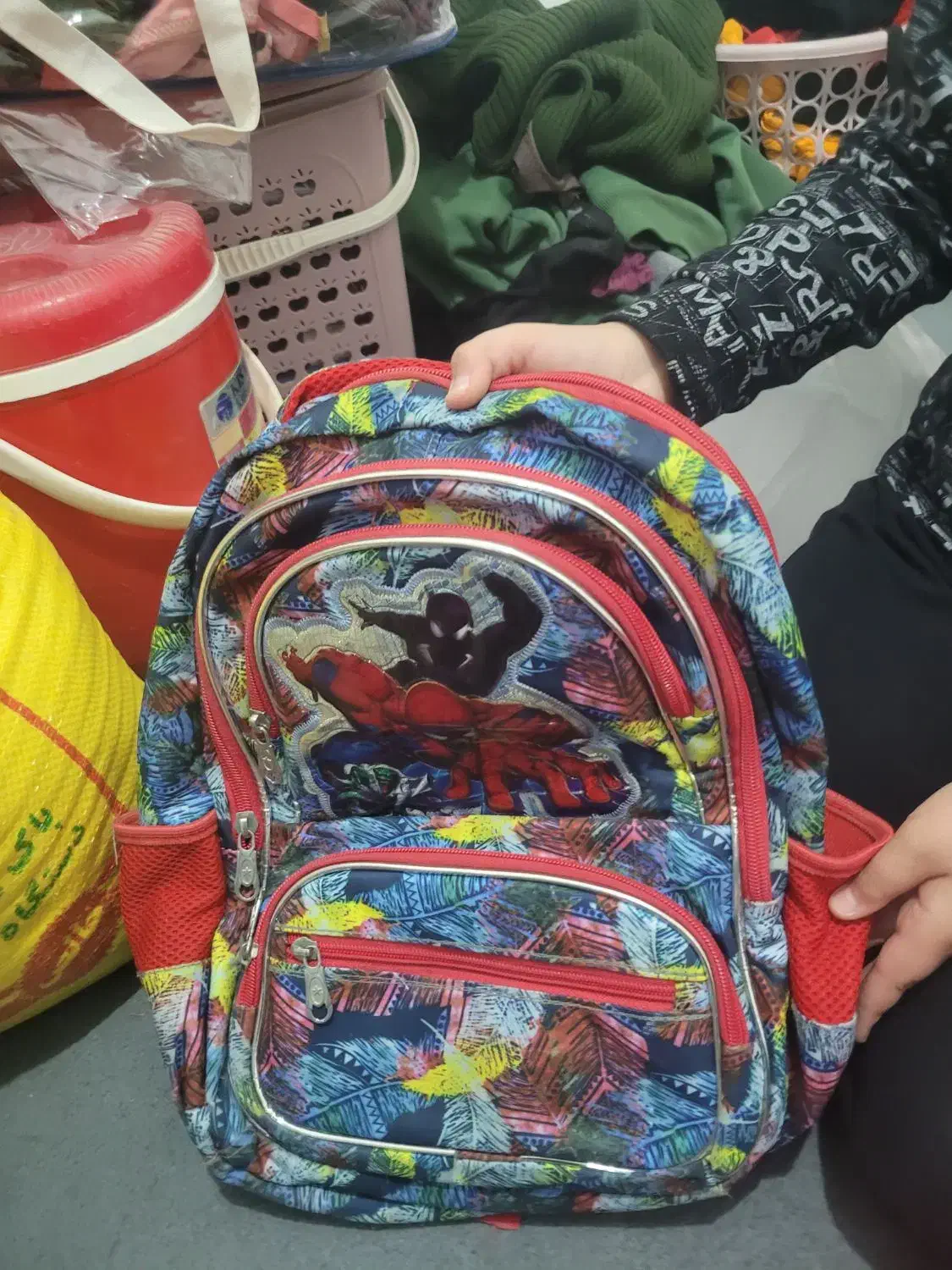 کیف بچه|کیف، کفش، کمربند|هشتگرد, فاز ۳ مهستان|دیوار