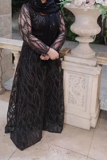 لباس مجلسی|لباس|رشت, جماران|دیوار