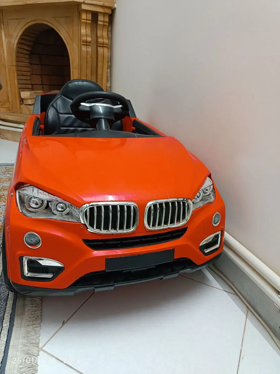 ماشین شارژی رنگ قرمز|اسباب‌بازی بچه|ساری, |دیوار