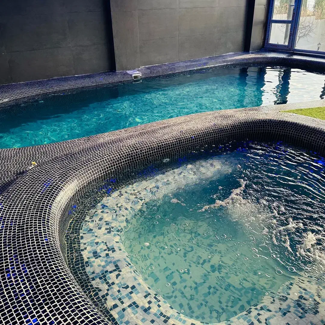 کد 900 ، اجاره ویلا و باغ آبگرم ، تیم رنت گاردن|اجارهٔ کوتاه‌مدت ویلا و باغ|شیراز, شهرک گلستان|دیوار