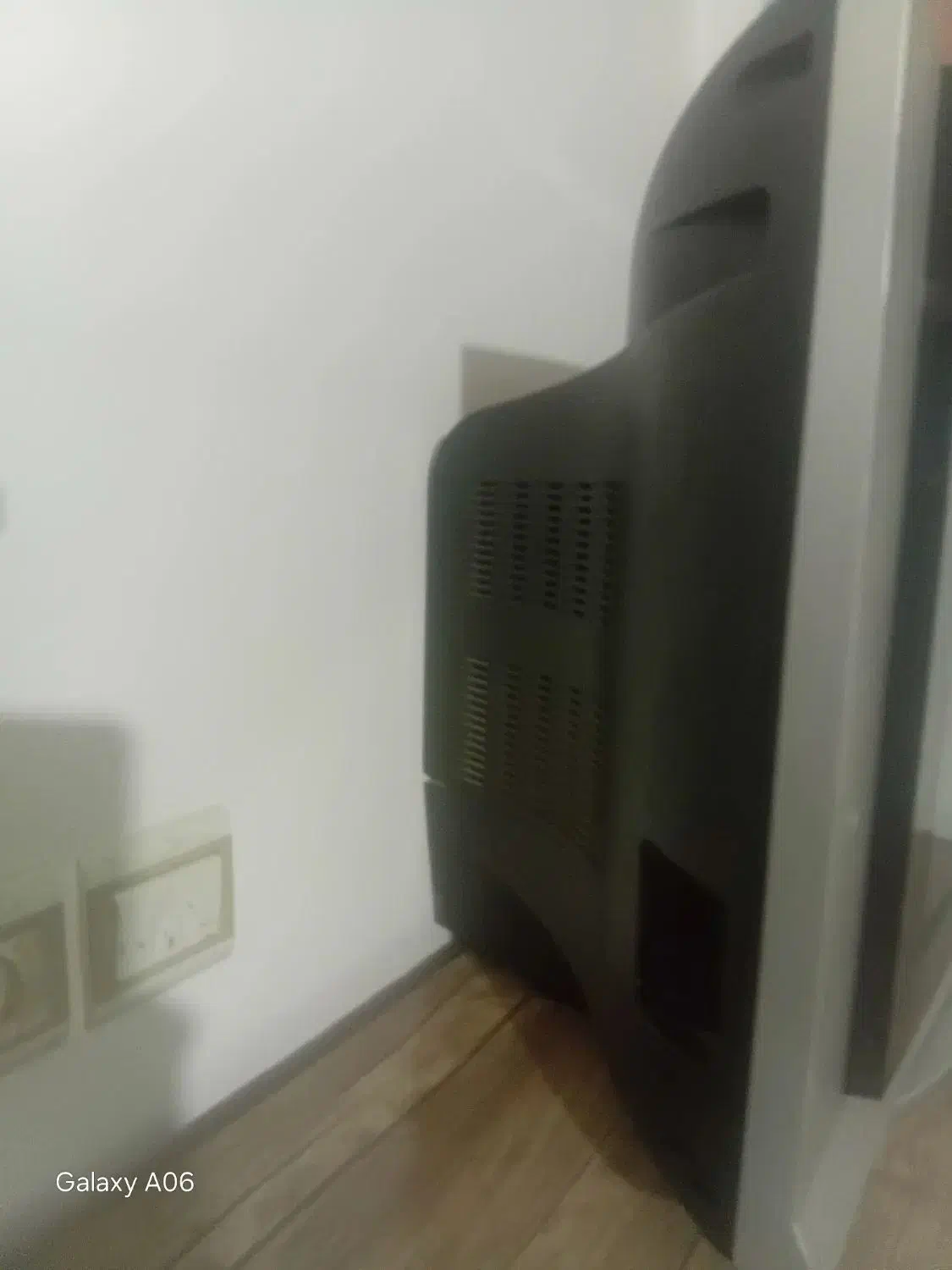 تلویزیون|تلویزیون و پروژکتور|قم, نیروگاه|دیوار