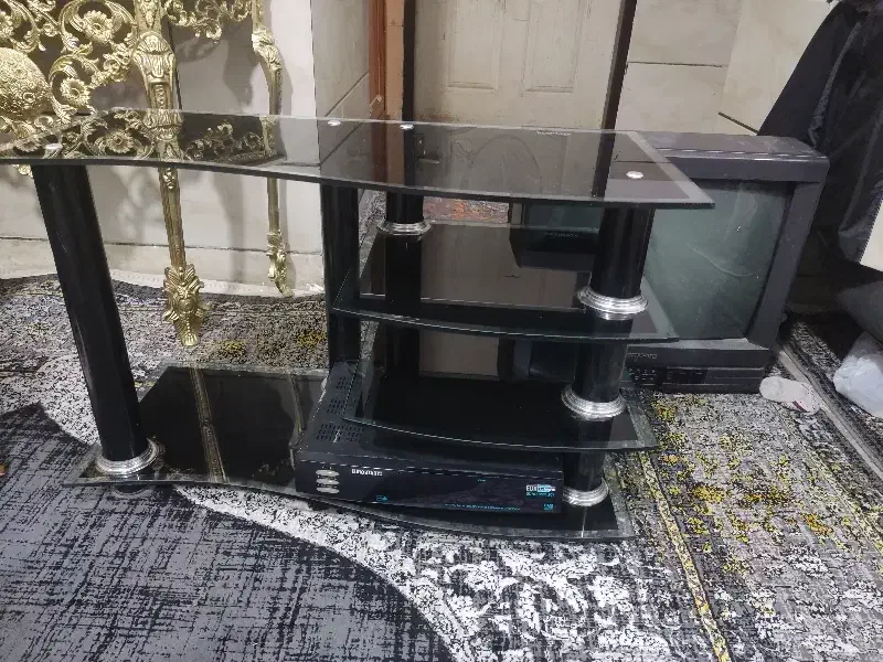 تلویزیون رنگی قدیمی.|تلویزیون و پروژکتور|کرمان, |دیوار