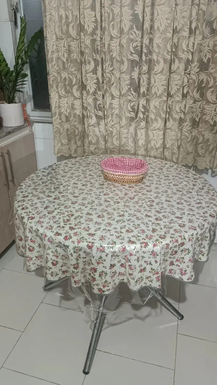 میز گرد|میز و صندلی غذاخوری|چناران, |دیوار