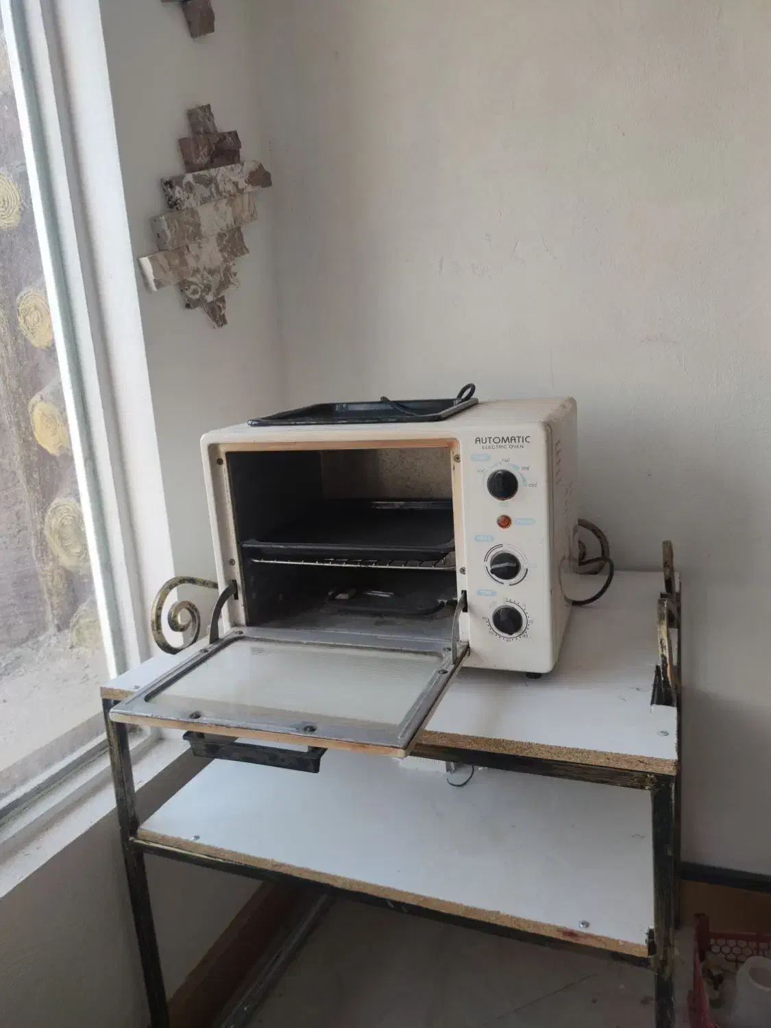 مقداری رختخواب و بالشت و میز و در چوبی و کالا سکه|حراج|ایذه, |دیوار