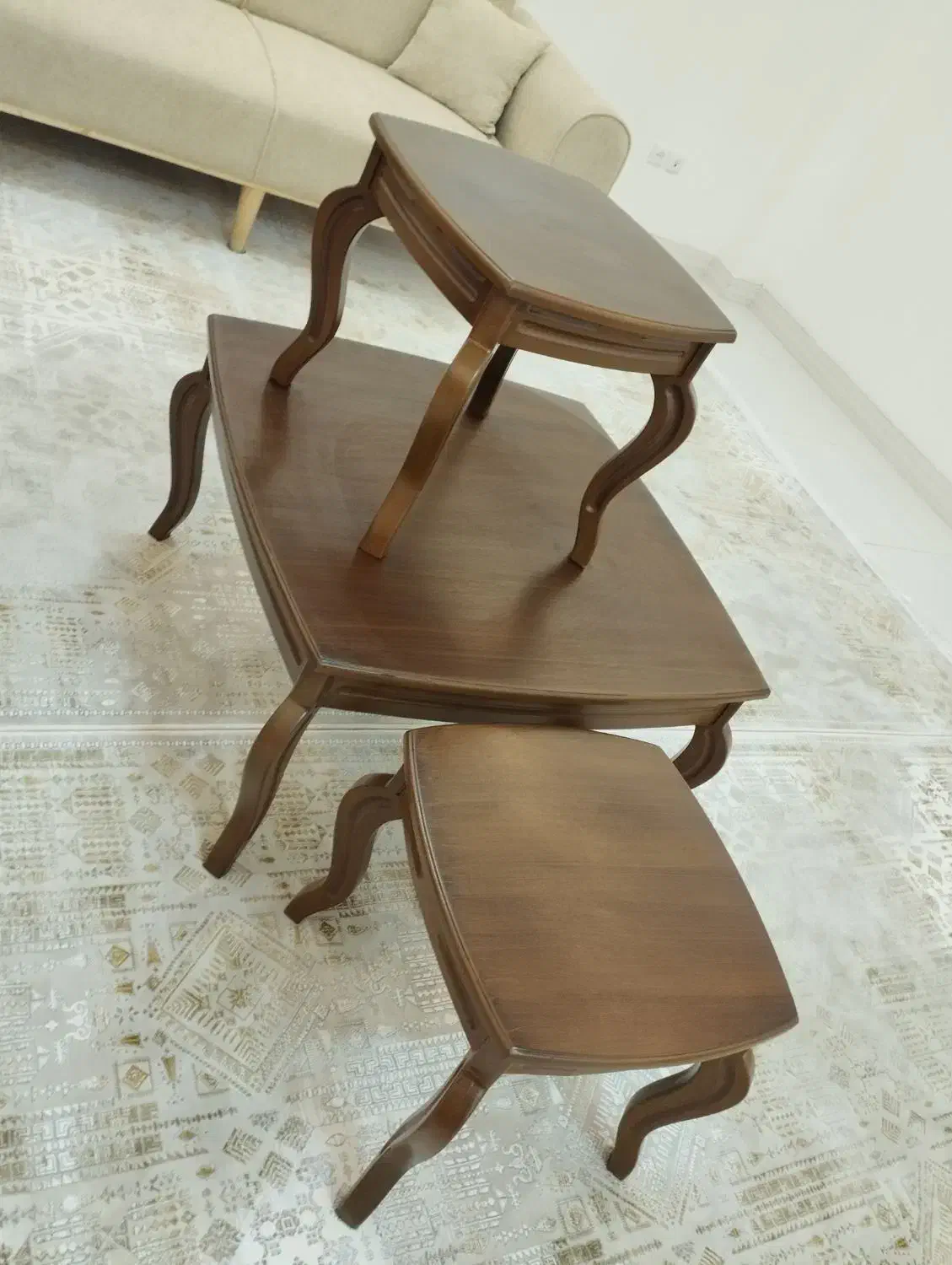 جلو مبلی و میزعسلی|مبلمان خانگی و میز عسلی|تالش, هشتپر|دیوار