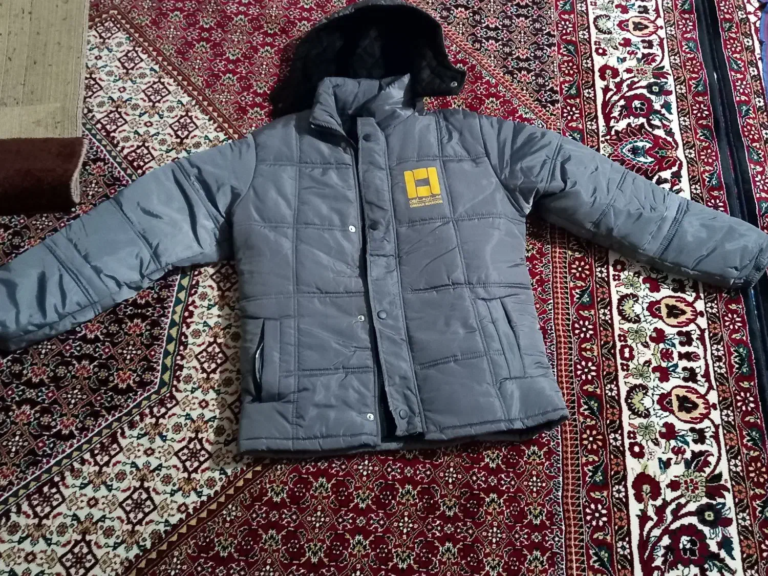 کاپشن|لباس|شاهین دژ, |دیوار