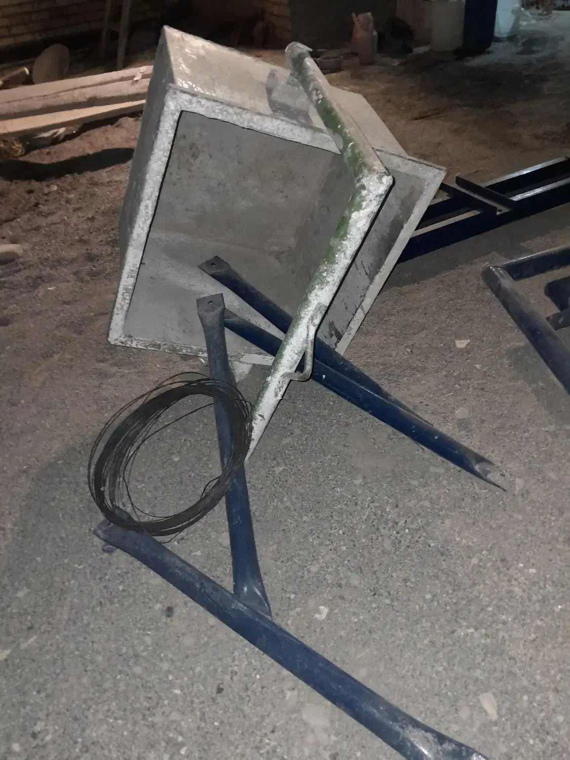 دو عدد بالابر در حد خشک|ابزارآلات|مشهد, نرگس (شهرک غرب)|دیوار