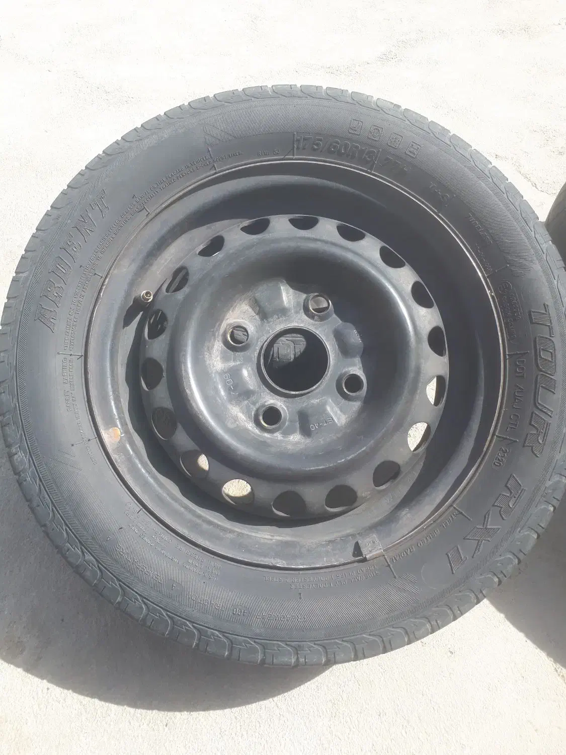 رینگ و لاستیک پراید|قطعات یدکی و لوازم جانبی|قروه, |دیوار