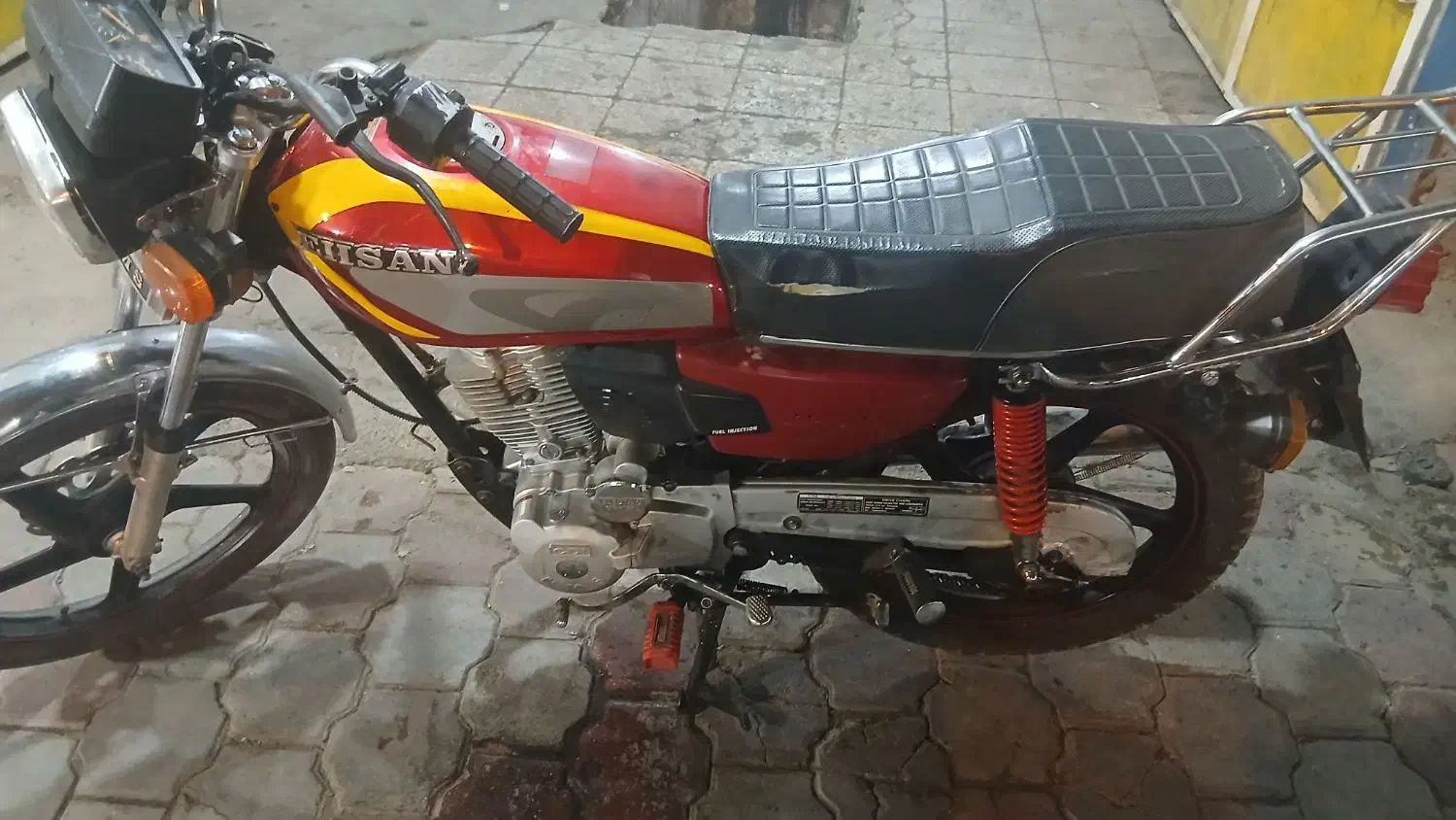 موتور ۲۰۰|موتورسیکلت|کاشان, کارگر|دیوار