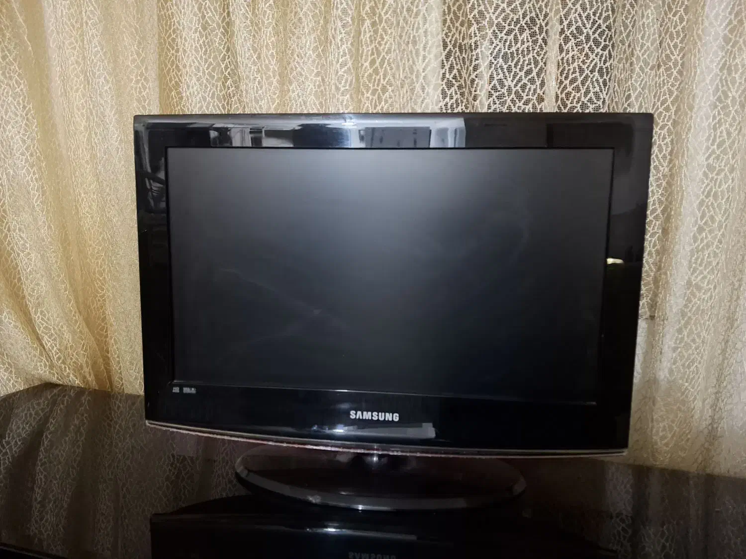 تلویزیون 21اینچ|تلویزیون و پروژکتور|بیرجند, |دیوار