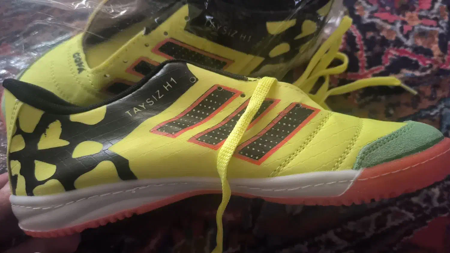 کفش فوتسال|کیف، کفش، کمربند|همدان, |دیوار